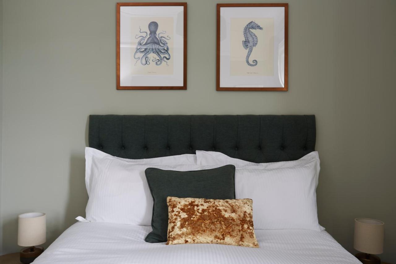 Sentry Mead Hotel Totland  Экстерьер фото